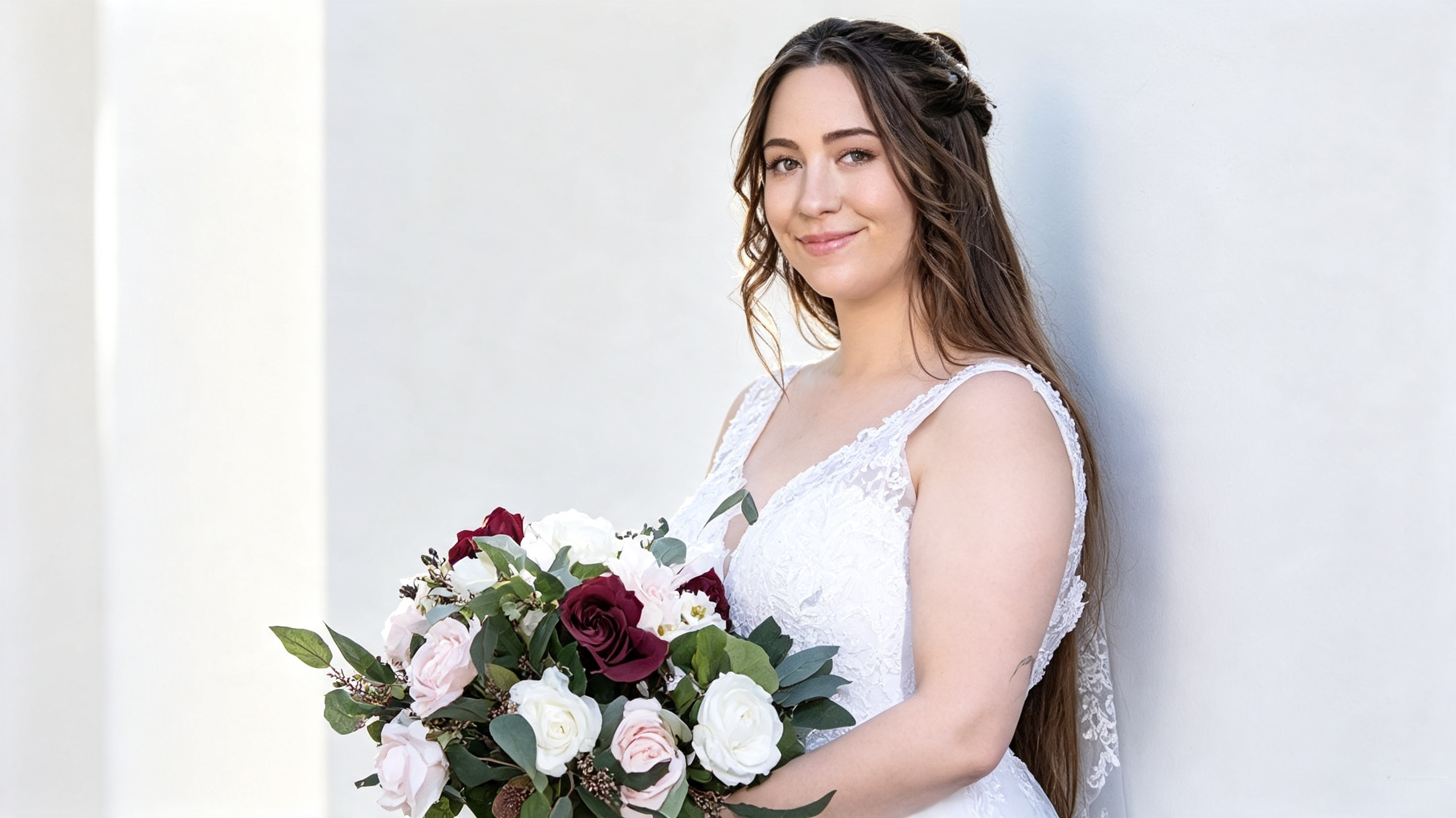 lace appliqu&eacute; wedding dress comfort