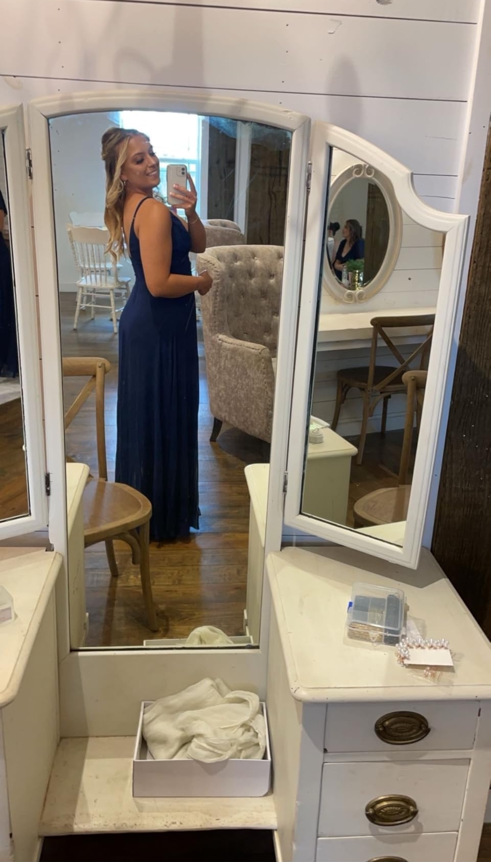 bridesmaid dresses that stay up without safety pins