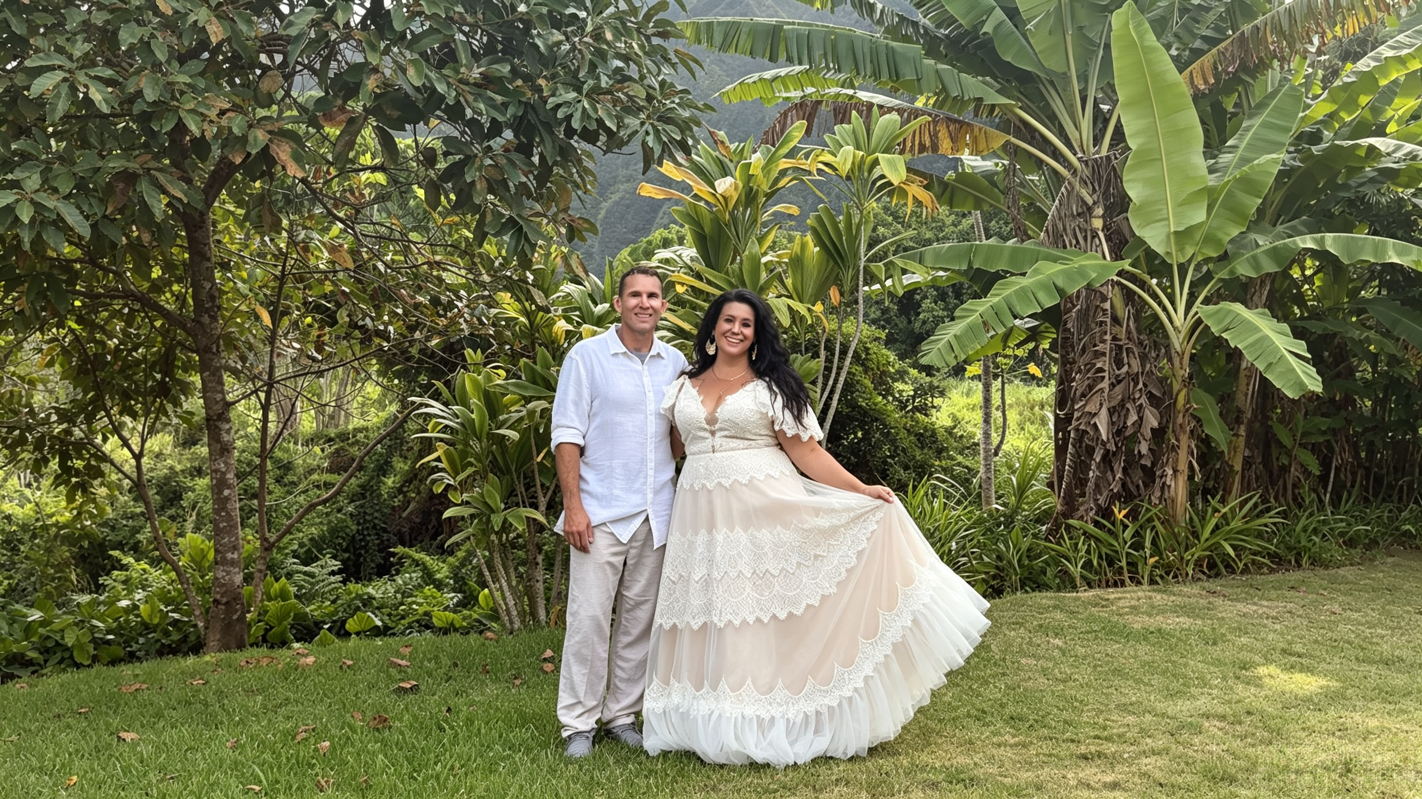 Off the rack wedding dress for curvy brides