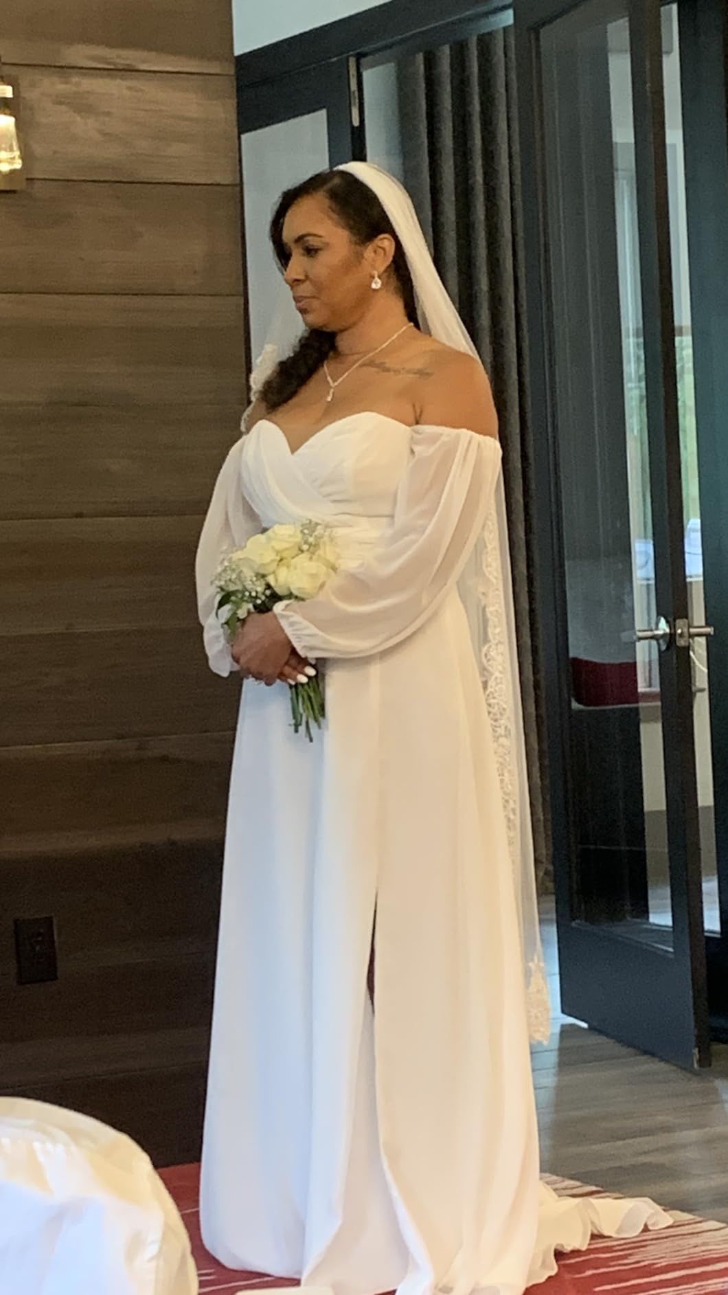 wedding dress for large bust that stays in place