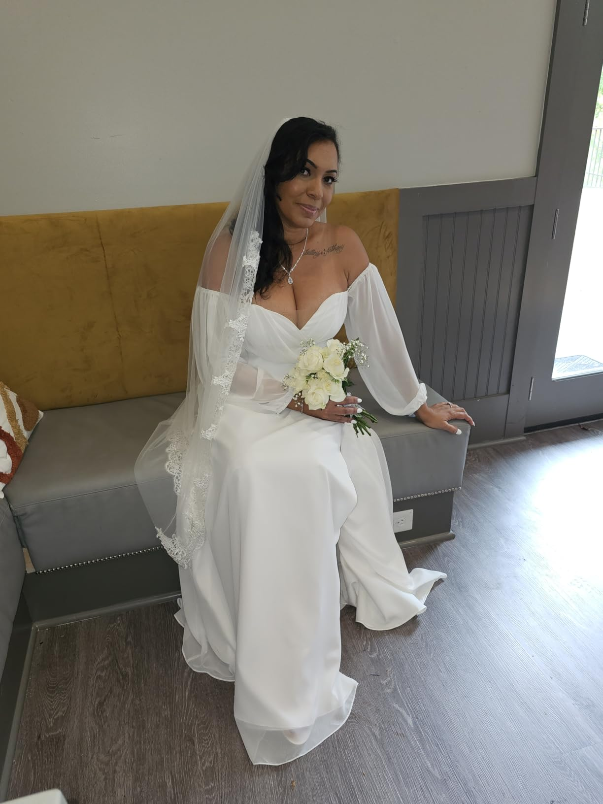sweetheart neckline wedding dress for plus size